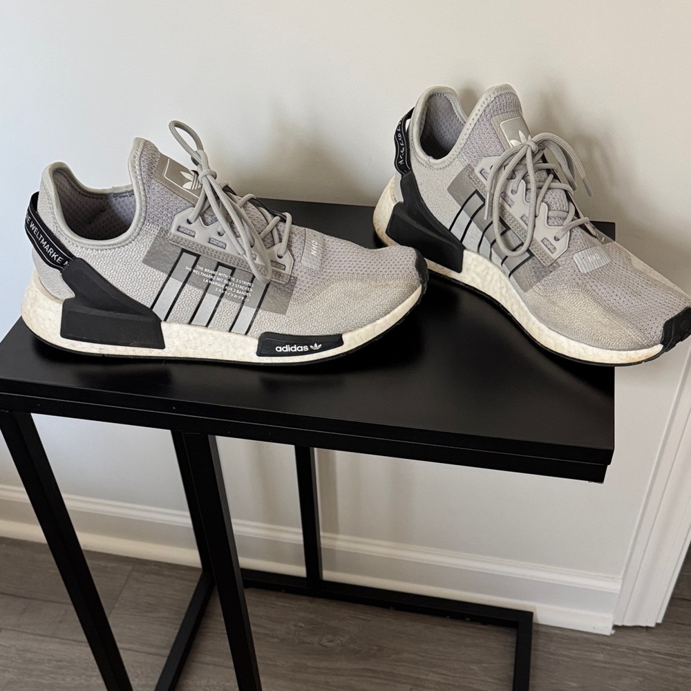 Adidas Men's Gray and Black Sneakers